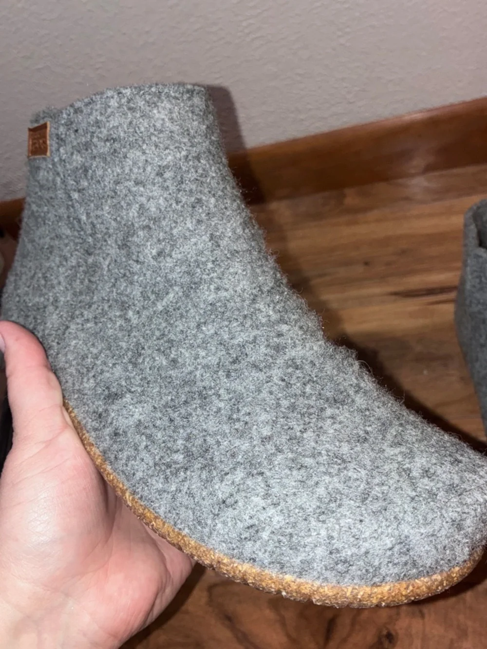 Taos Footwear Unisex Good Wool Grey Boots - size 42 (mens 8-8.5, women 11-11.5)